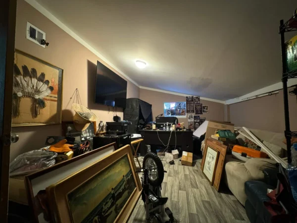 Bonus Room before staging